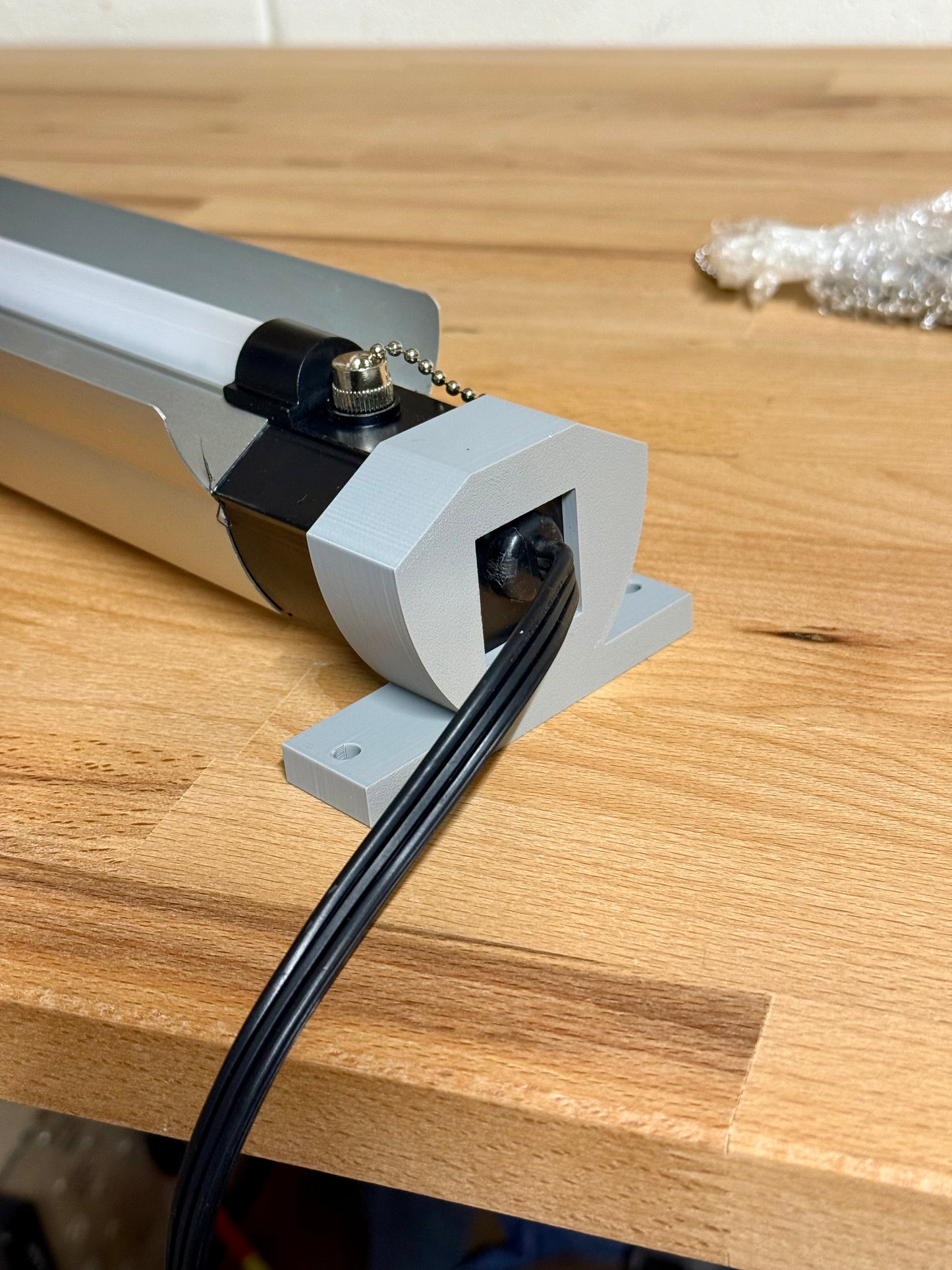 BRAUN LED Shop Light Bracket Low Profile